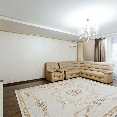 Cathedral Park And Pedestrian Zone Ultracentral Cozy Apartment In Chisináu Exterior foto