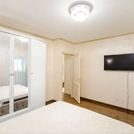 Cathedral Park And Pedestrian Zone Ultracentral Cozy Apartment In Chisináu Exterior foto