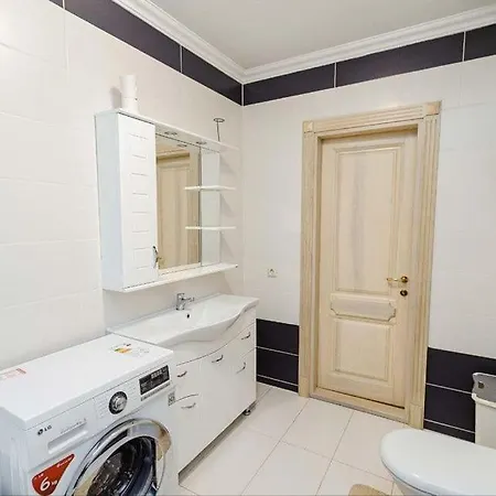Cathedral Park And Pedestrian Zone Ultracentral Cozy Apartment In Chisináu Exterior foto