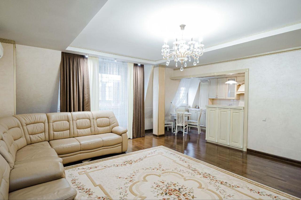 Cathedral Park And Pedestrian Zone Ultracentral Cozy In Apartment Kischinau