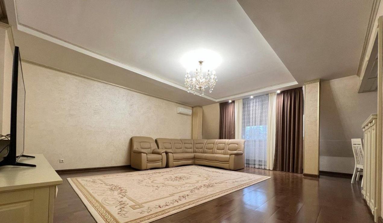 Cathedral Park And Pedestrian Zone Ultracentral Cozy In Apartment Kischinau